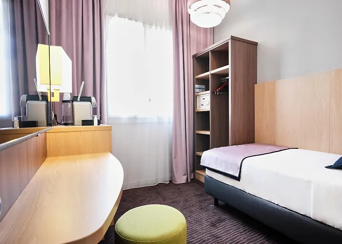 Quality Centre Szálloda 3*